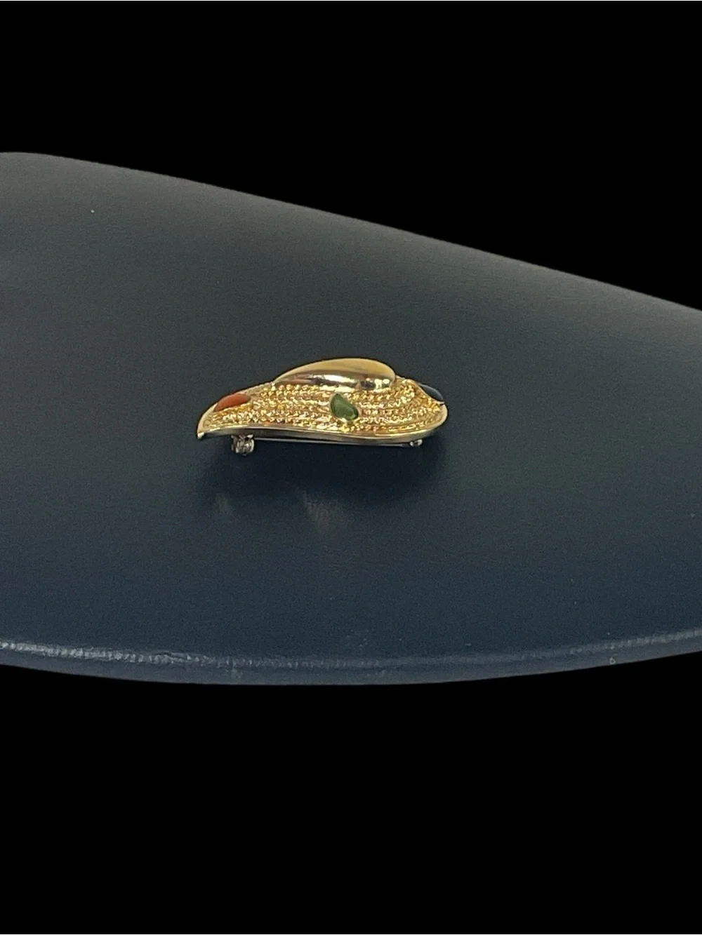 Vintage Gold Tone Paisley Brooch Abstract Teardrop Confetti Cabochon Accent Pin
